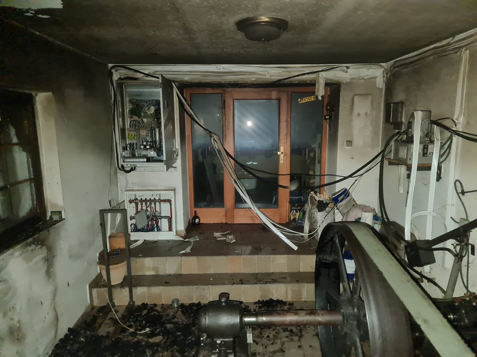 Požár ve strojovně, Strmilov - 8. 7. 2021 (5).jpg