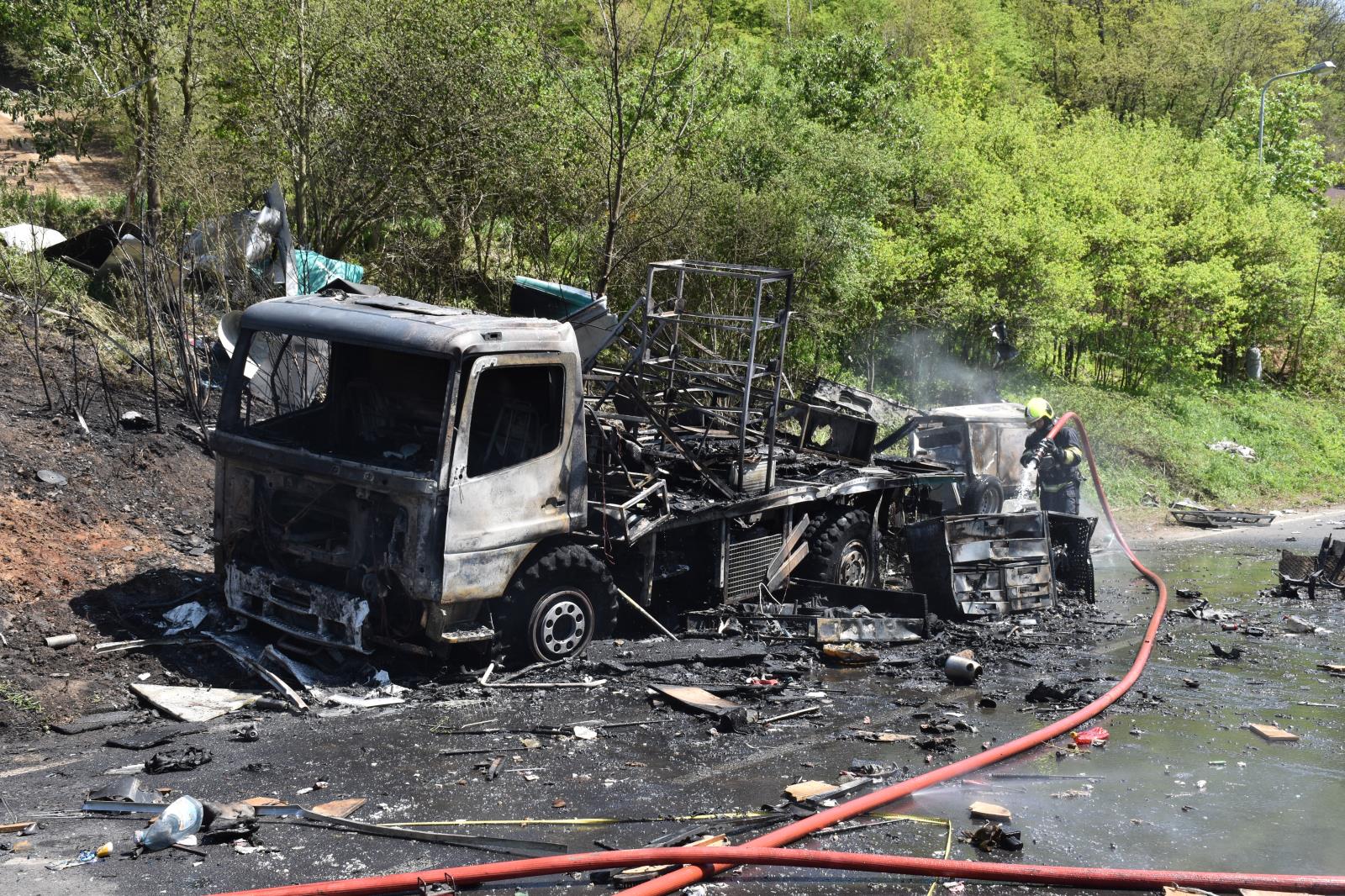 Požár výbuch malé Březno (4).JPG