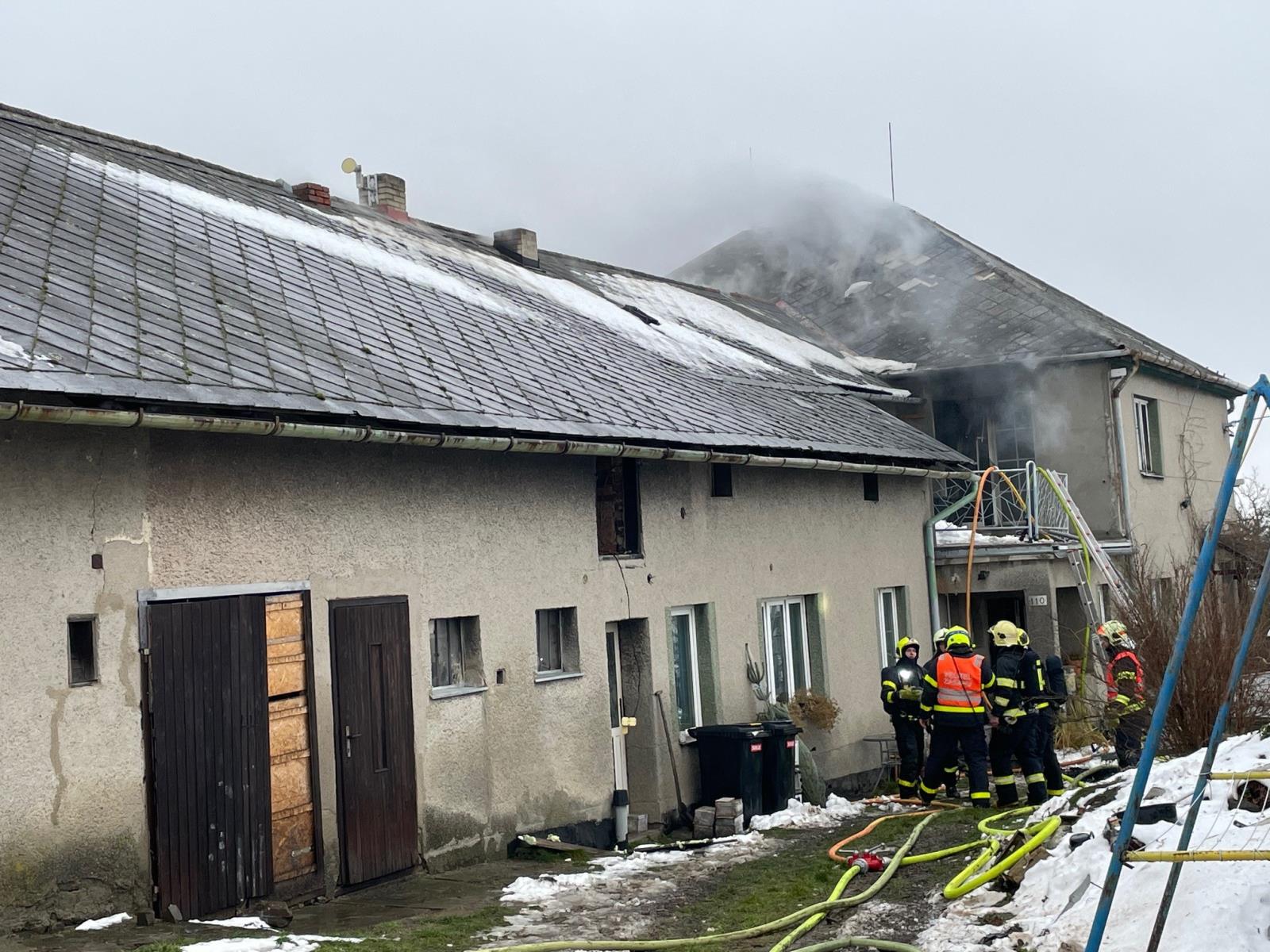 Pozar_domu_Lubojaty (2).jpg