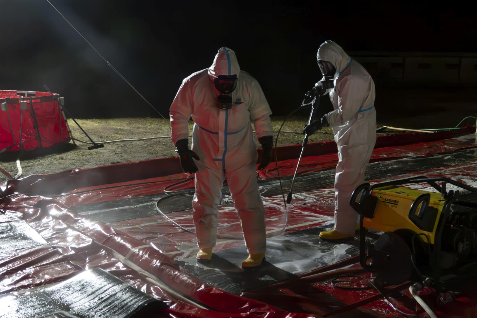 Práce dokumentaristů_Ptačí chřipka_012.jpg