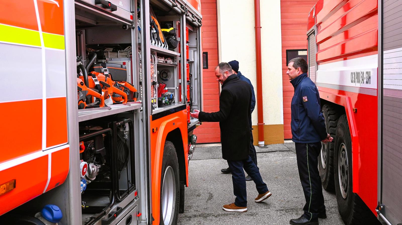 Předání darů města Jindřichův Hradec (2).jpg