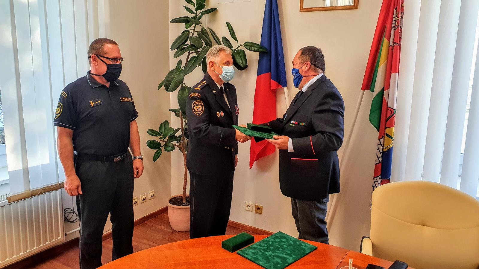 Předání medaile ZZS JčK, České Budějovice - 24. 11. 2020 (1).jpg