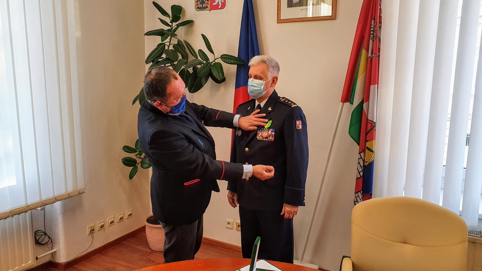 Předání medaile ZZS JčK, České Budějovice - 24. 11. 2020 (4).jpg