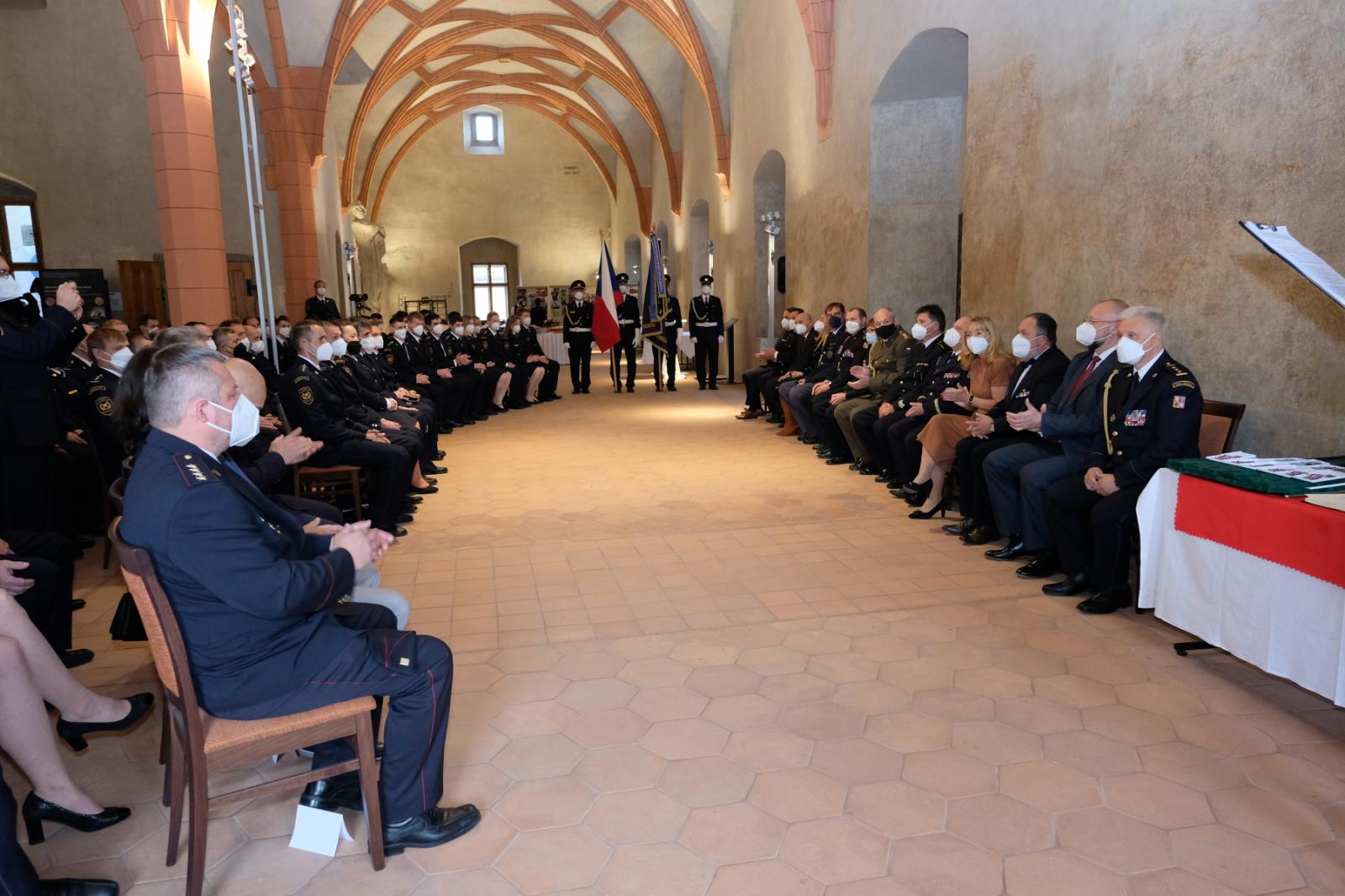 Předání medailí a služební slib, Tábor - 19. 10. 2021 (4).JPG