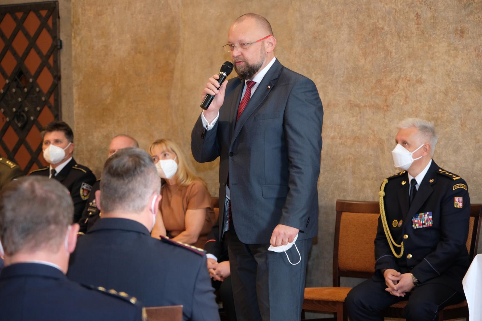 Předání medailí a služební slib, Tábor - 19. 10. 2021 (8).JPG