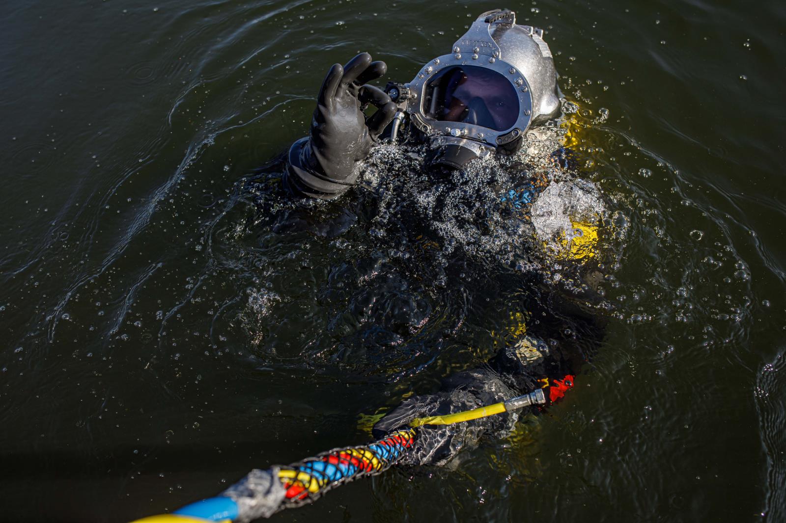 Přilbové potápění HZS KHK (32).jpg