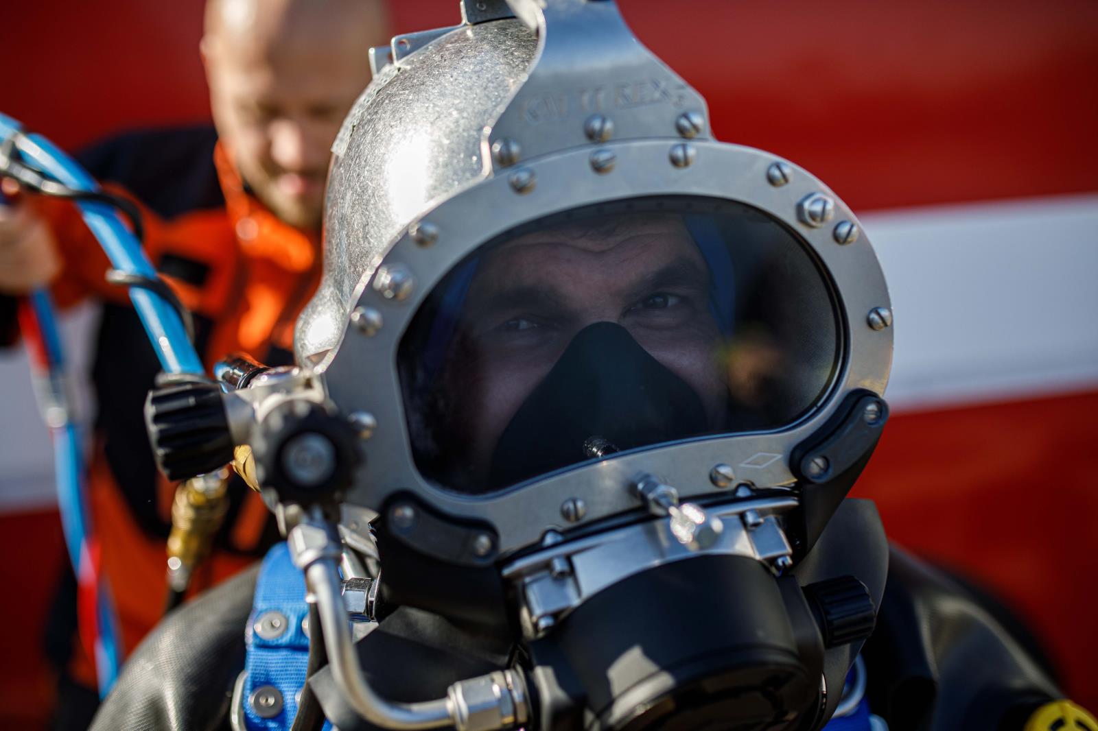 Přilbové potápění HZS KHK (34).jpg