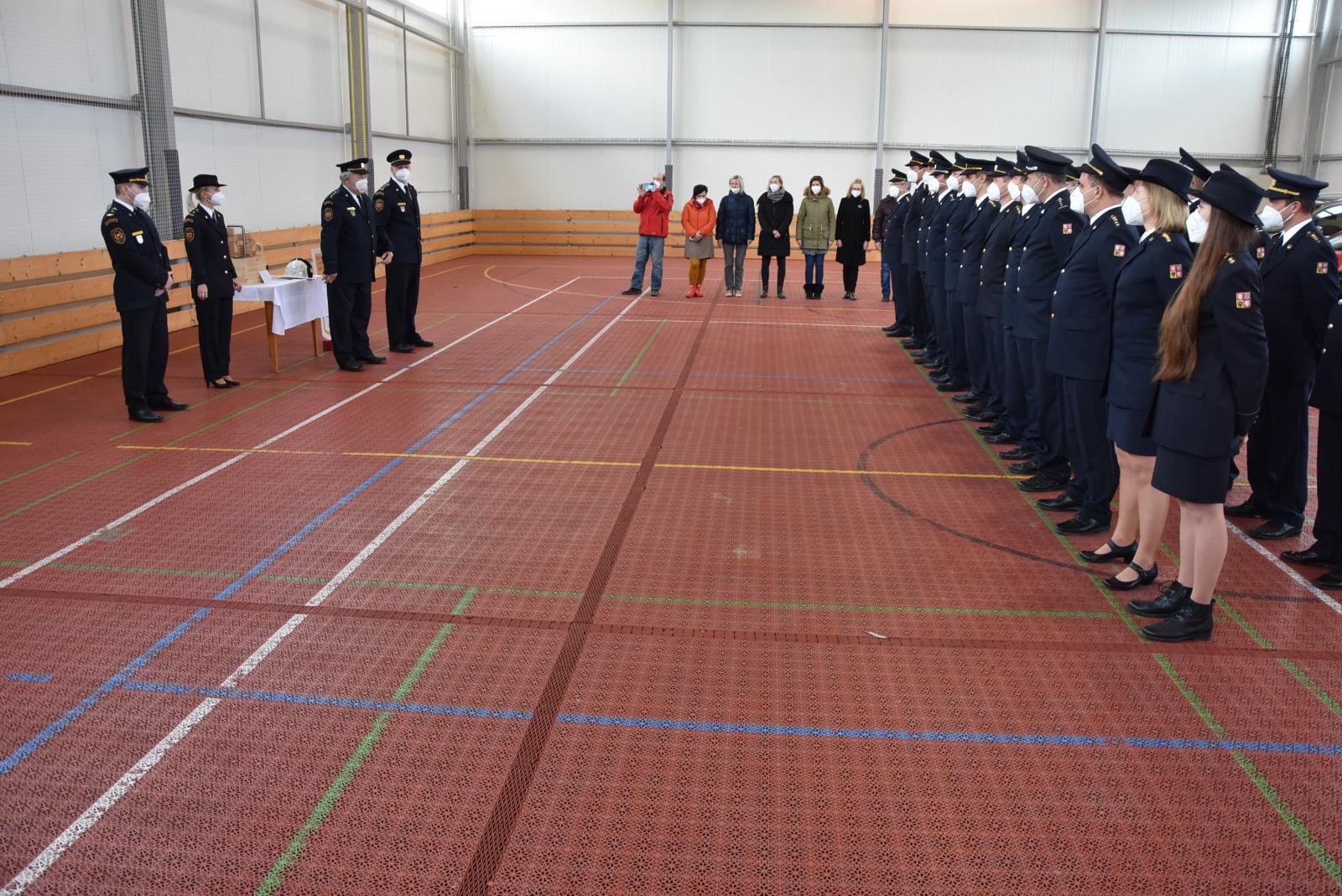 Rozloučení s naším dlouholetým a nezapomenutelným kolegou kpt. Bc. Zdeňkem Ondráčkem (5).JPG