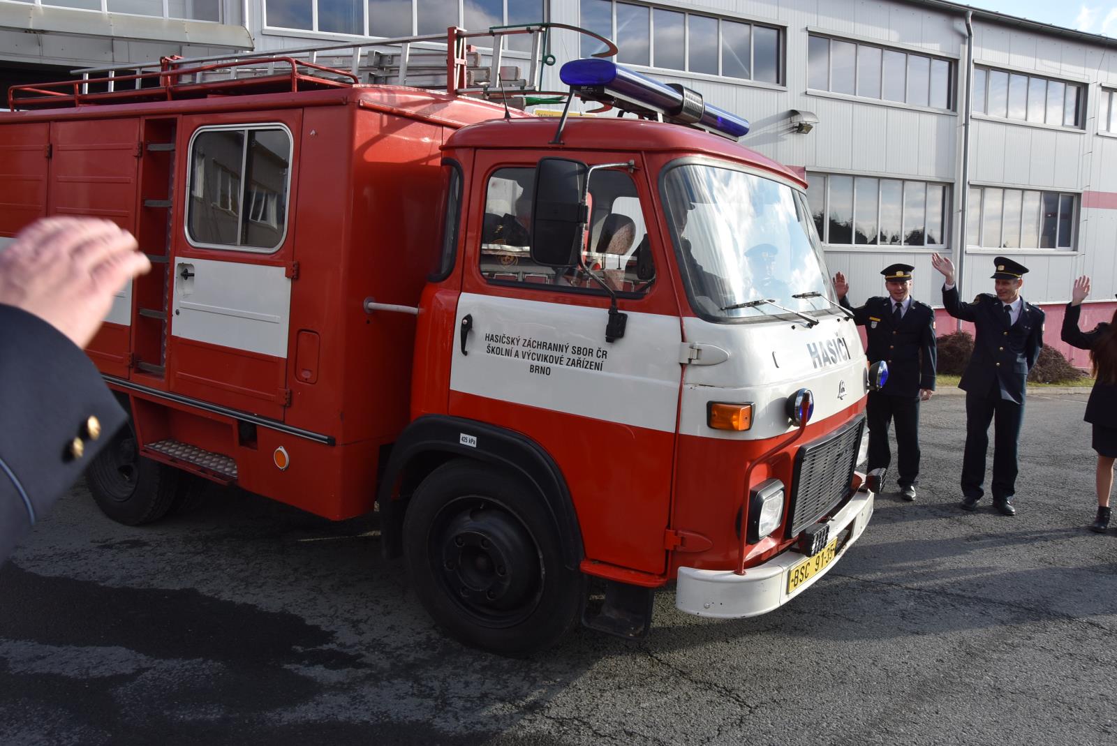 Rozloučení s naším dlouholetým a nezapomenutelným kolegou kpt. Bc. Zdeňkem Ondráčkem (8).JPG