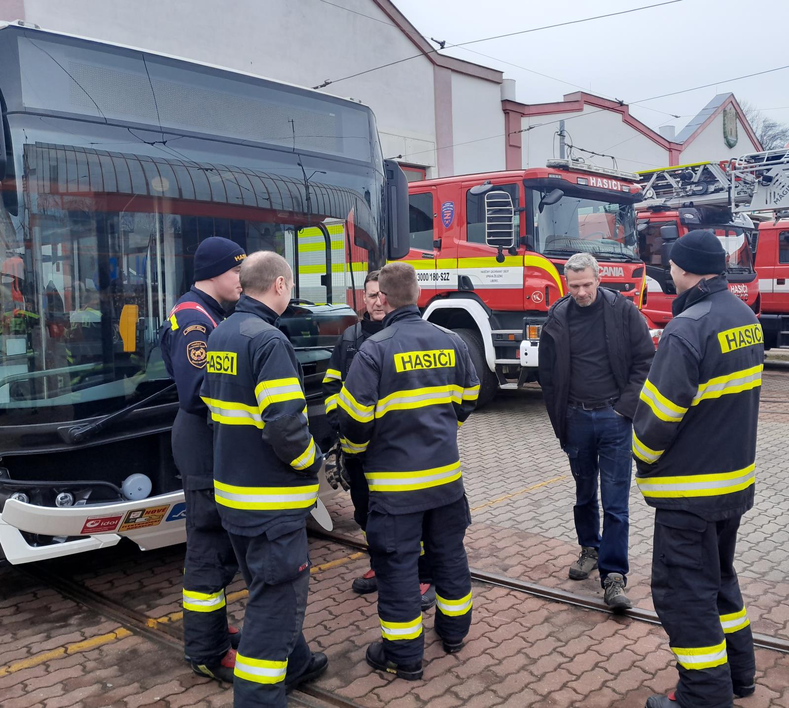 Školení hasičů v DPMLJ