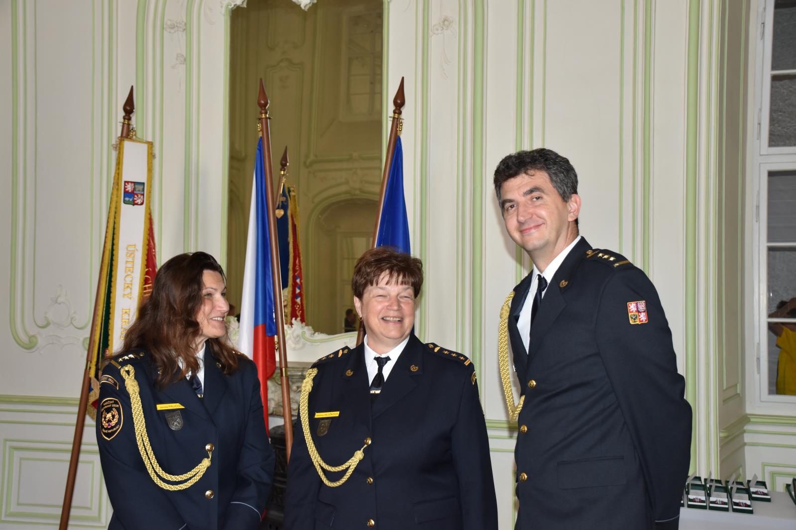 Slavnostní předání služebních medailí Za věrnost II. a III. stupně