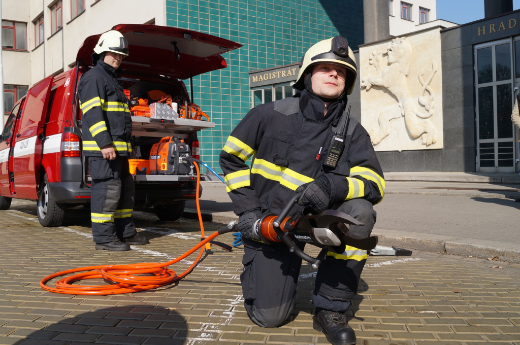 Slavnostní převzetí RZA, HK 14.3.14 (3).JPG