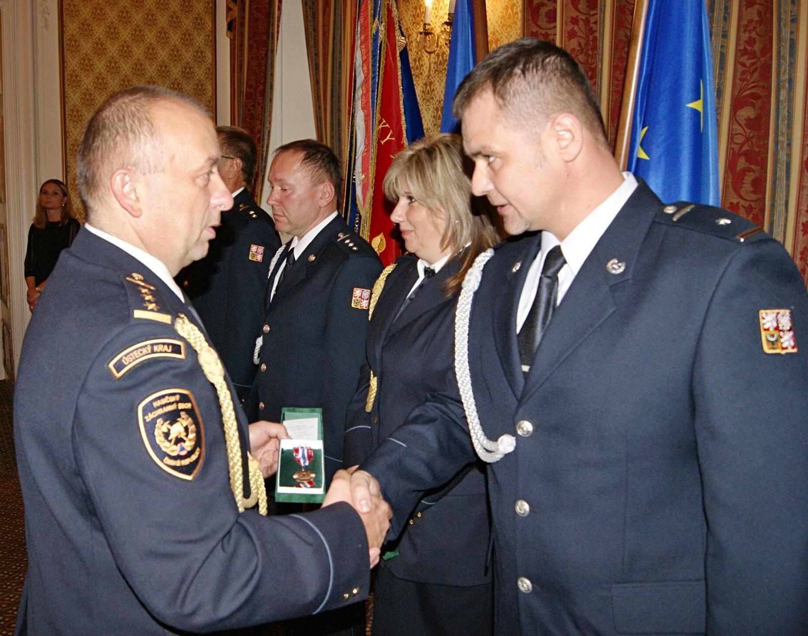 Služební medaile říjen 2018 (41).JPG