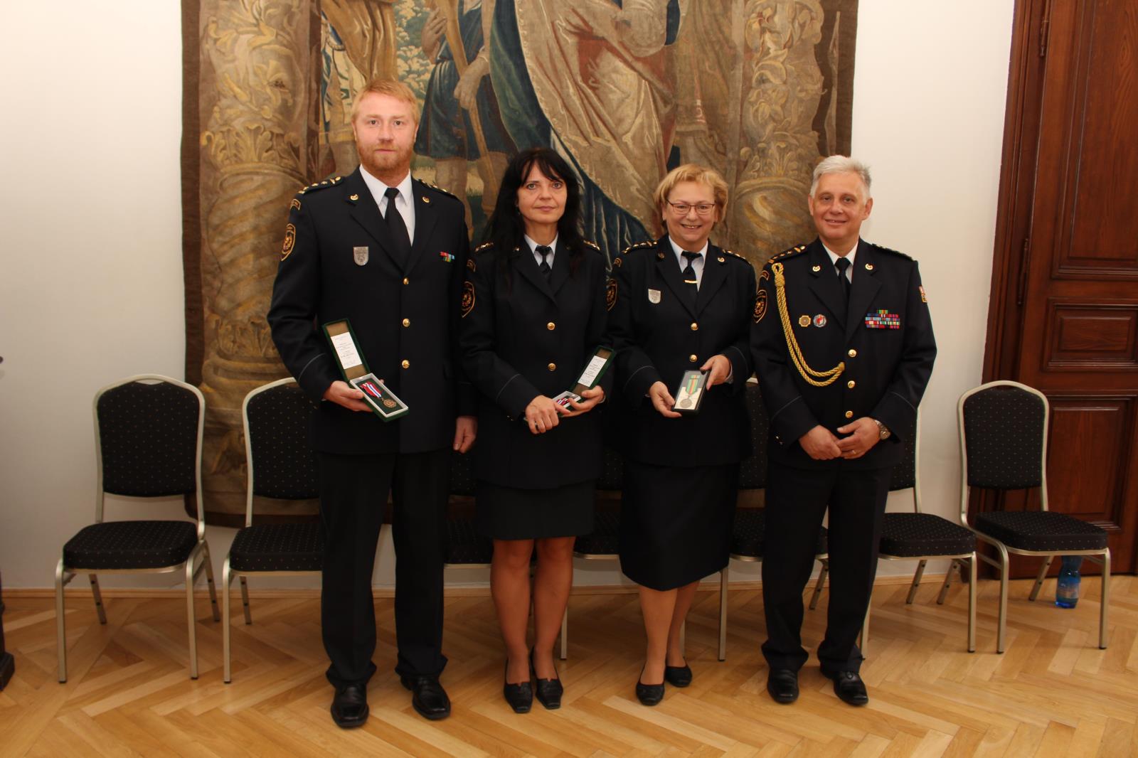 Služební slib, předání medailí, ocenění sportovců, České Budějovice - 25. 10. 2017 (43).JPG