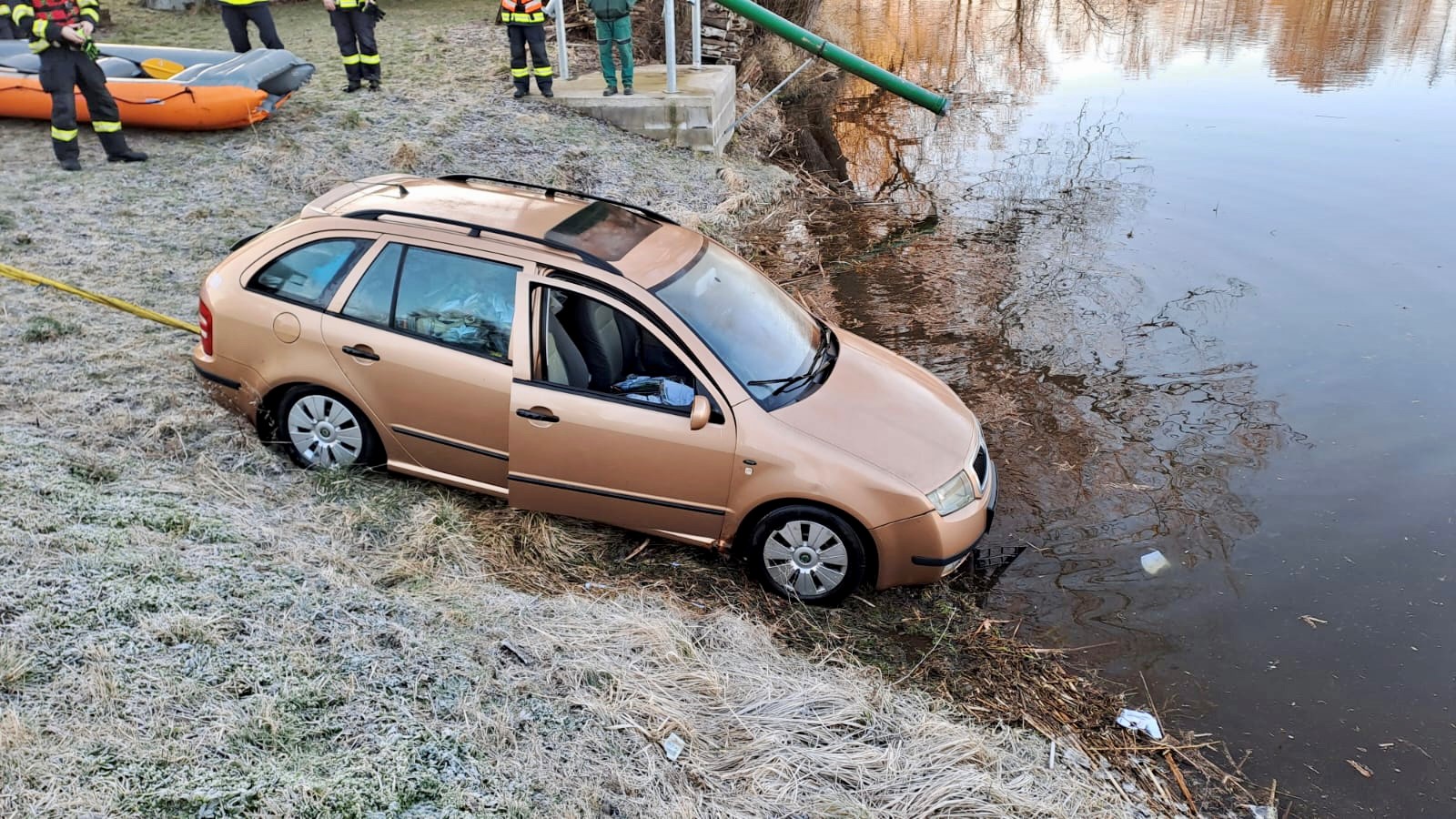 Spolupráce potápěčů ŠVZ HZS ČR s potápěči HZS Olomouckého kraje v operačním řízení_1.jpg