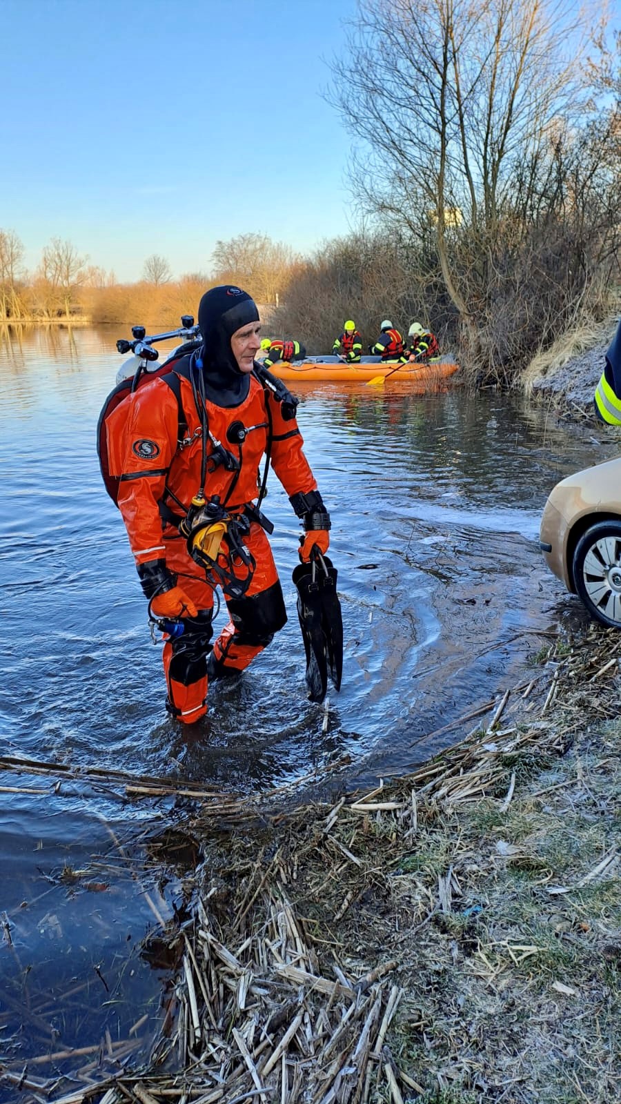 Spolupráce potápěčů ŠVZ HZS ČR s potápěči HZS Olomouckého kraje v operačním řízení_2.jpg