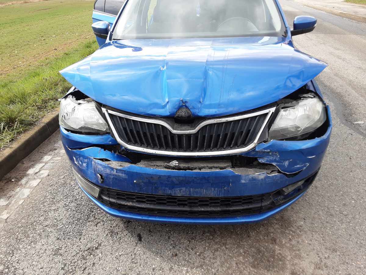 Střet dvou osobních vozidel v Havlíčkově Brodě se obešel bez zranění.