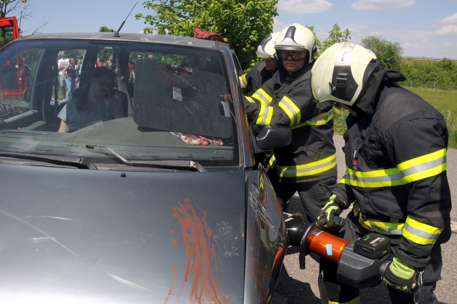 Taktické cvičení dopravní nehoda 2 OA a bus, Písek - 18. 5. 2022 (10).JPG