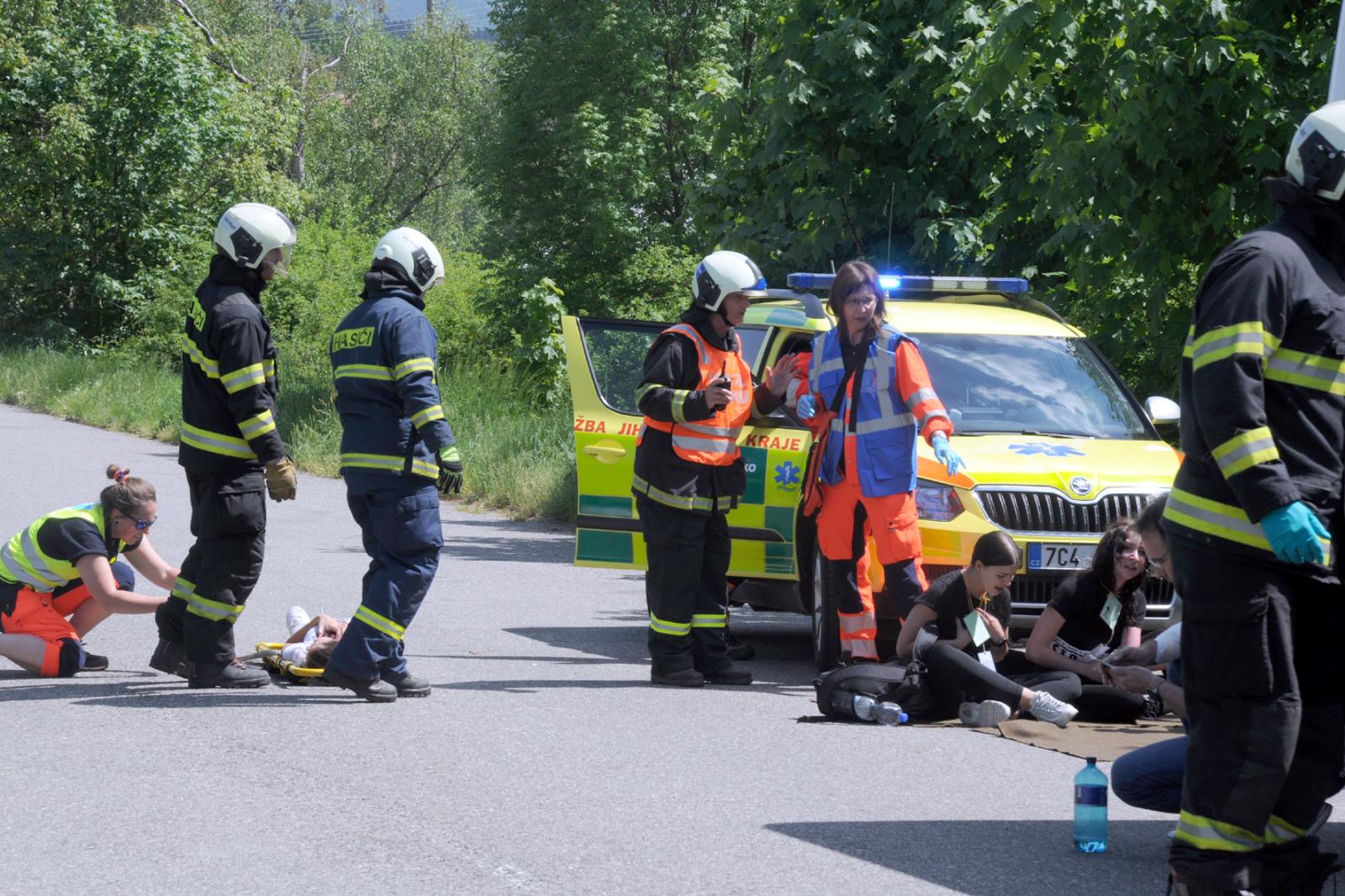 Taktické cvičení dopravní nehoda 2 OA a bus, Písek - 18. 5. 2022 (16).JPG