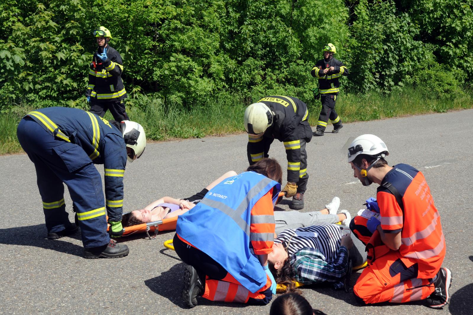 Taktické cvičení dopravní nehoda 2 OA a bus, Písek - 18. 5. 2022 (21).JPG