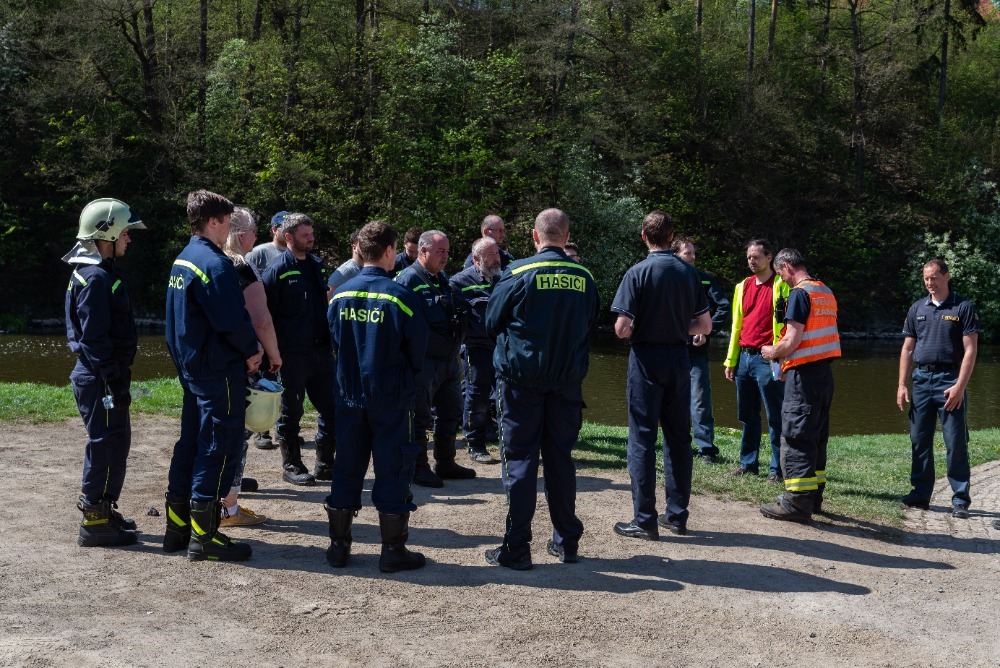 Taktické cvičení - stavba protipovodňových zábran, Tábor (11).jpg