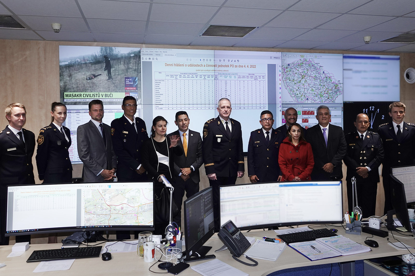 The general director of FRS CR with the guests from Colombia at NOPIS (6).jpg