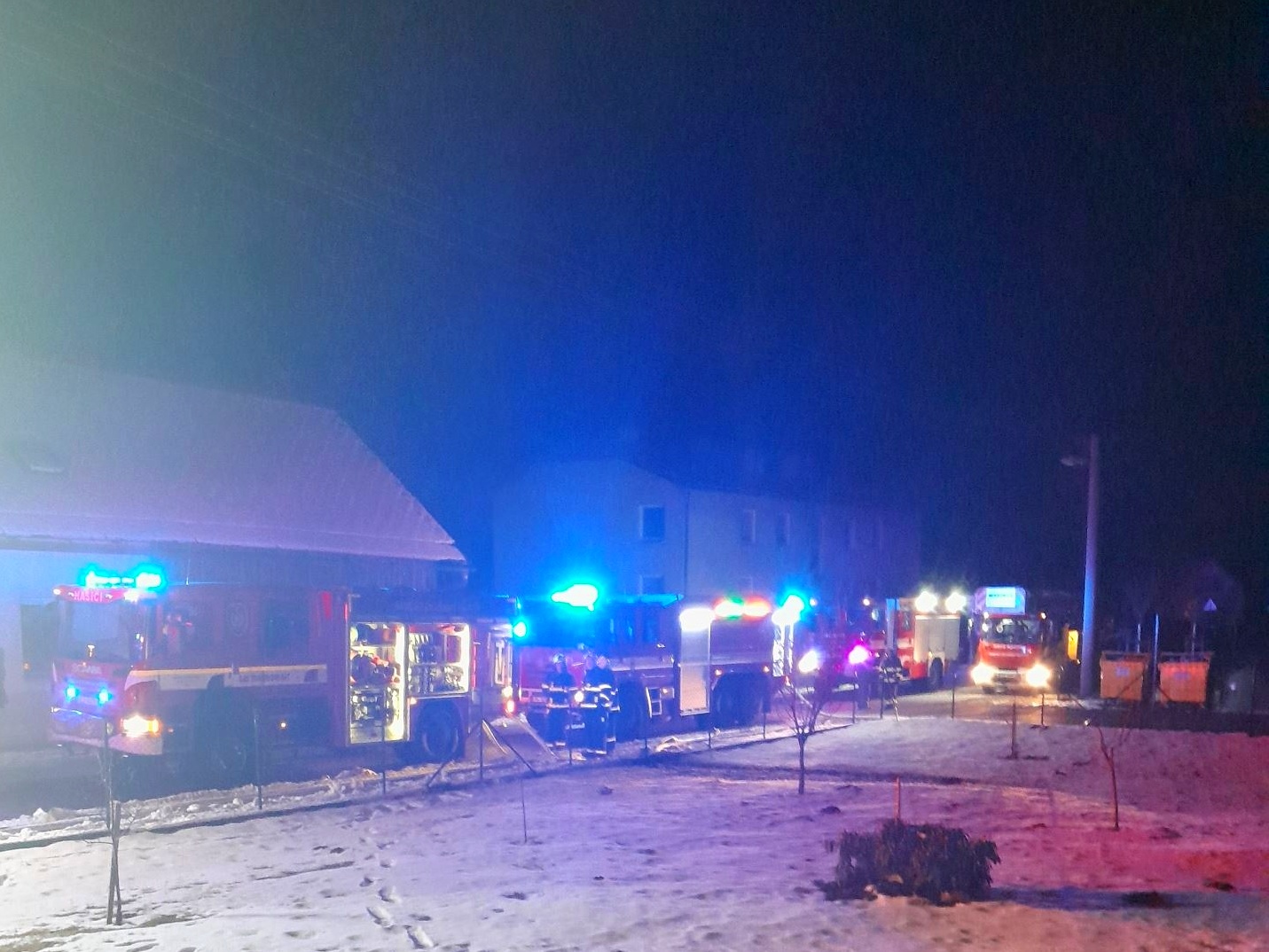 U požáru v rodinném domě v Karlovicích – Radvánovicích v pátek 21. února zasahovaly celkem čtyři jednotky hasičů