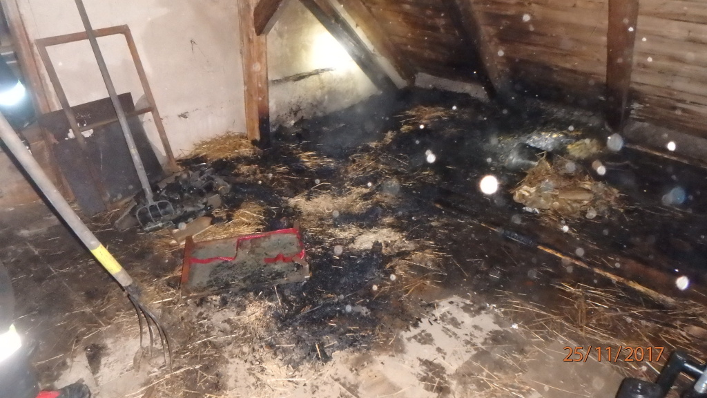 Uhřínov_požár na půdě 1.JPG