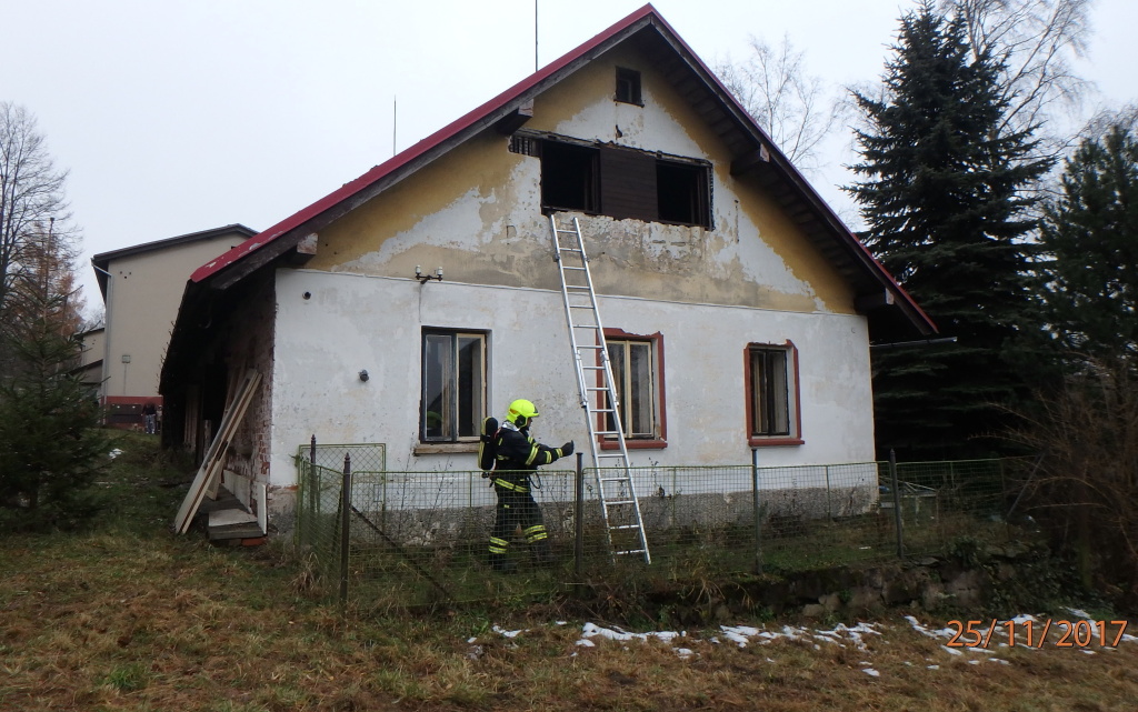 Uhřínov_požár na půdě 2.JPG