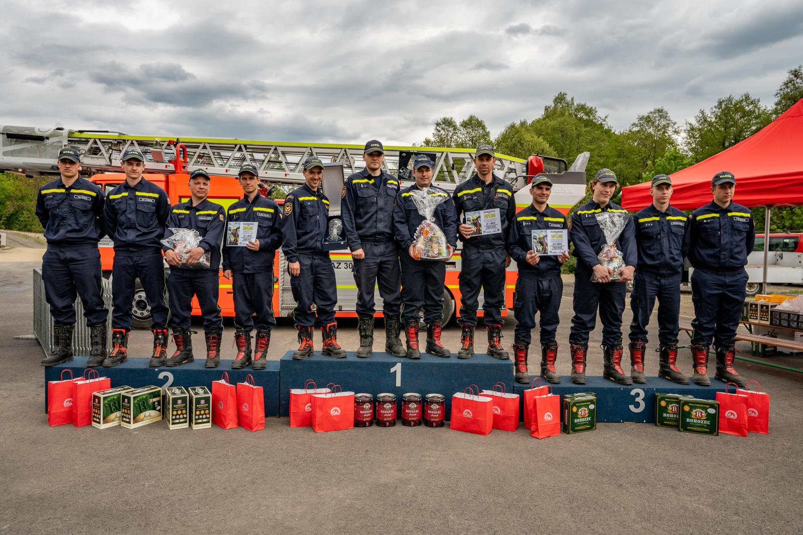 Vítězové z řad profesionálních hasičů: zástupci ÚO Liberec, ÚO Jablonec nad Nisou a ÚO Česká Lípa