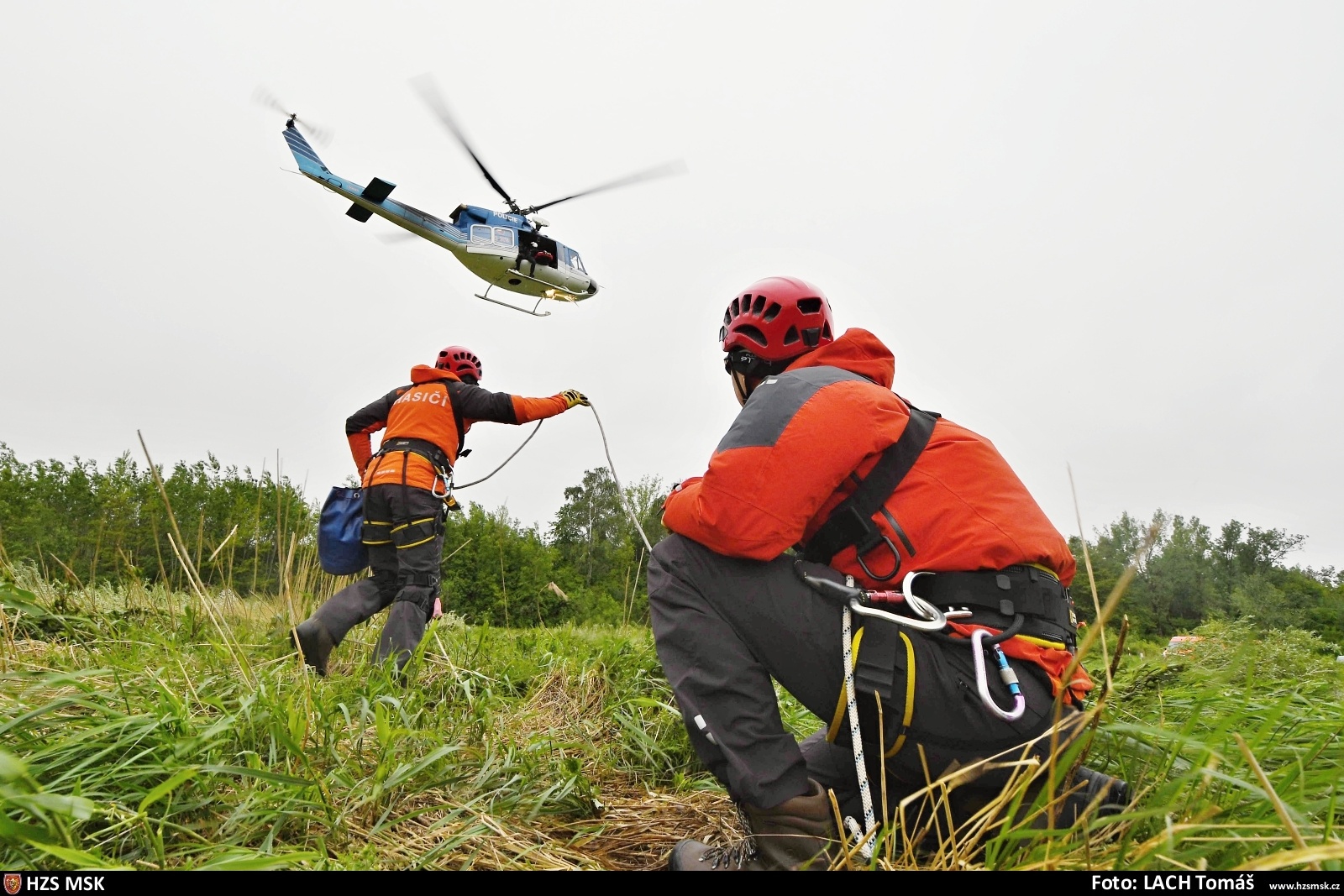Vrtulnik_letecti_zachranari (21).jpg