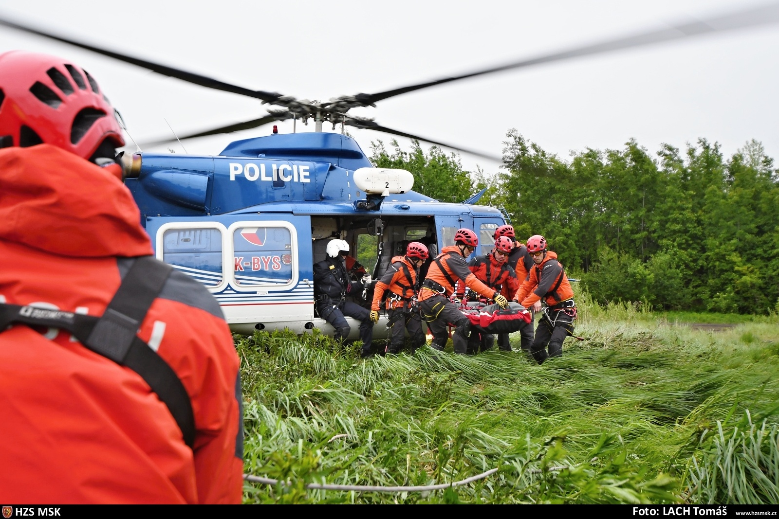Vrtulnik_letecti_zachranari (22).jpg