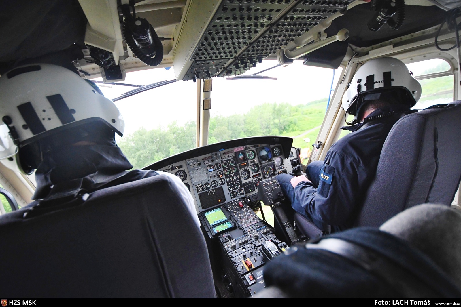 Vrtulnik_letecti_zachranari (26).jpg