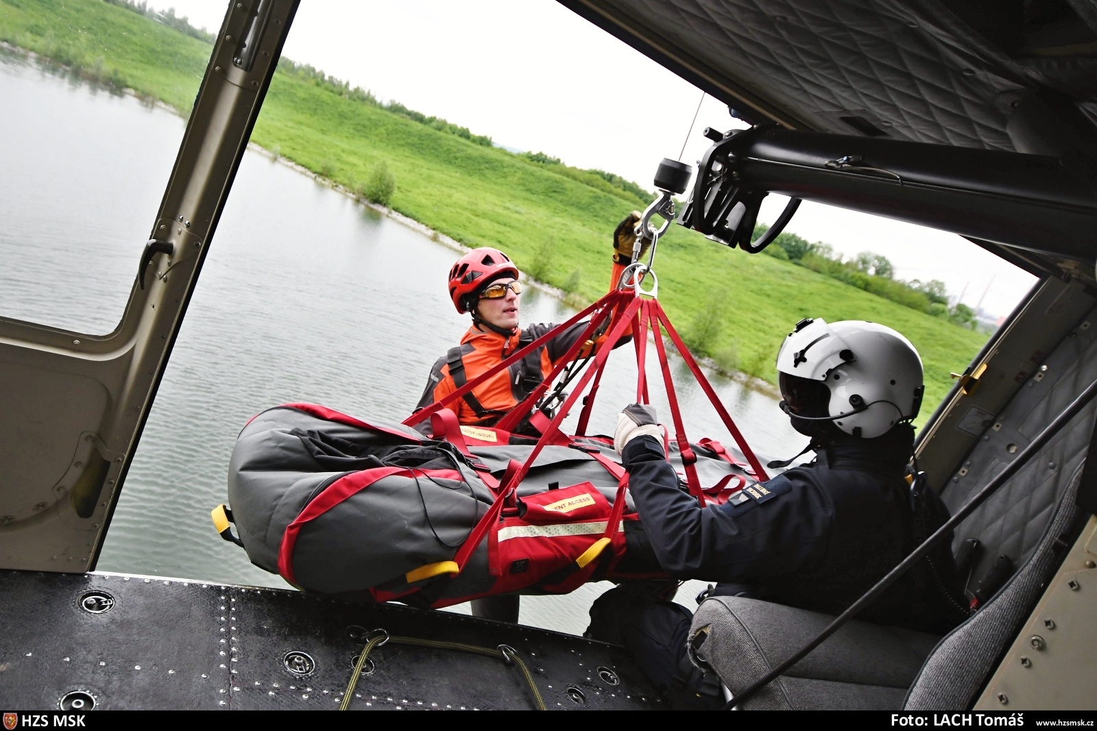 Vrtulnik_letecti_zachranari (27).jpg