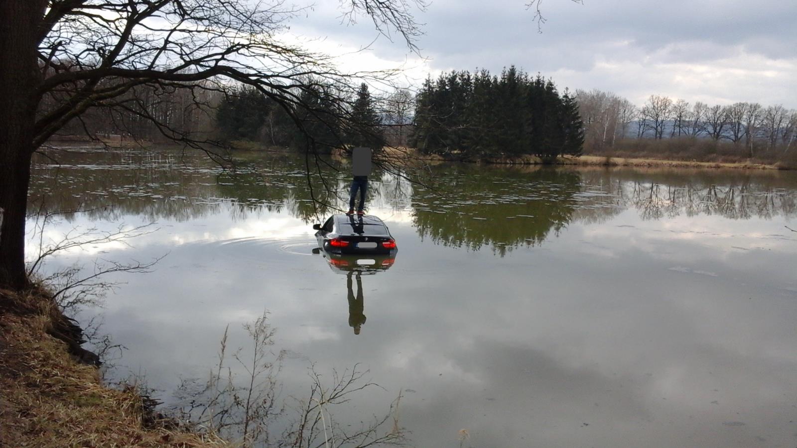 Vvyproštění OA z rybníka, Čejkovice  - 12. 3. 2017 (1).jpg