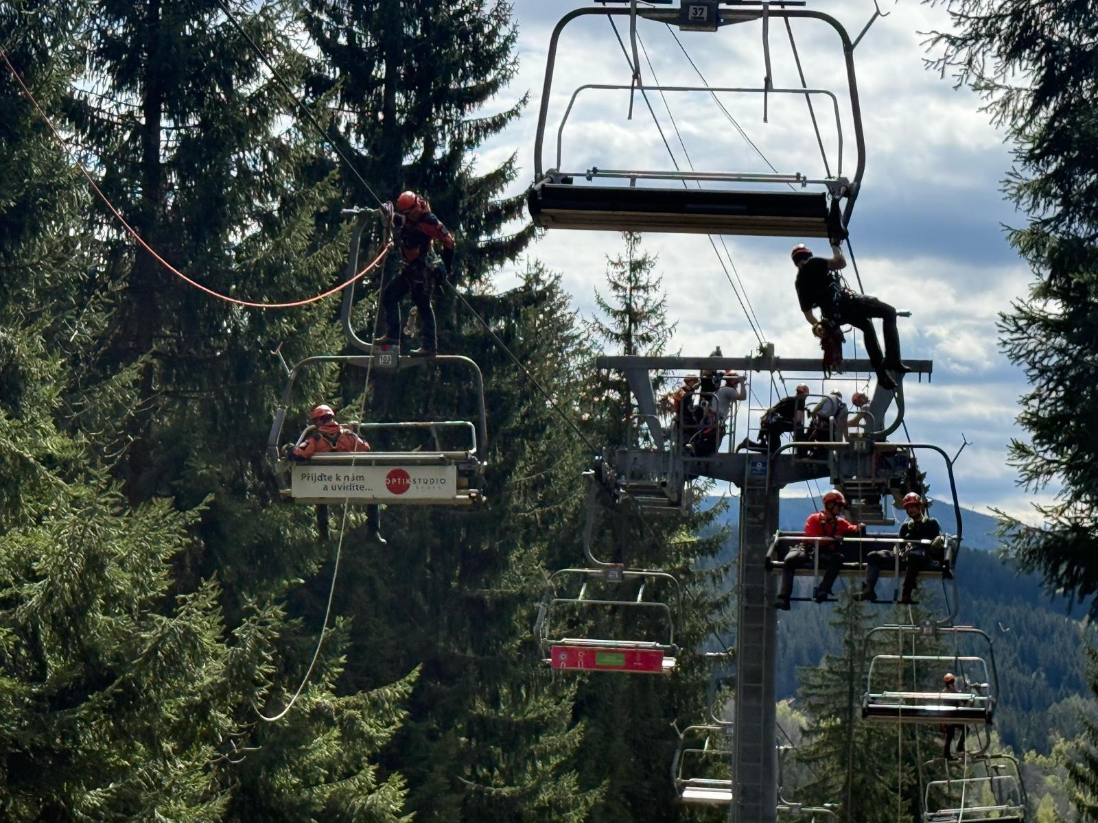 Výcvik lezců _ lanovka na Špičák (6).jpeg