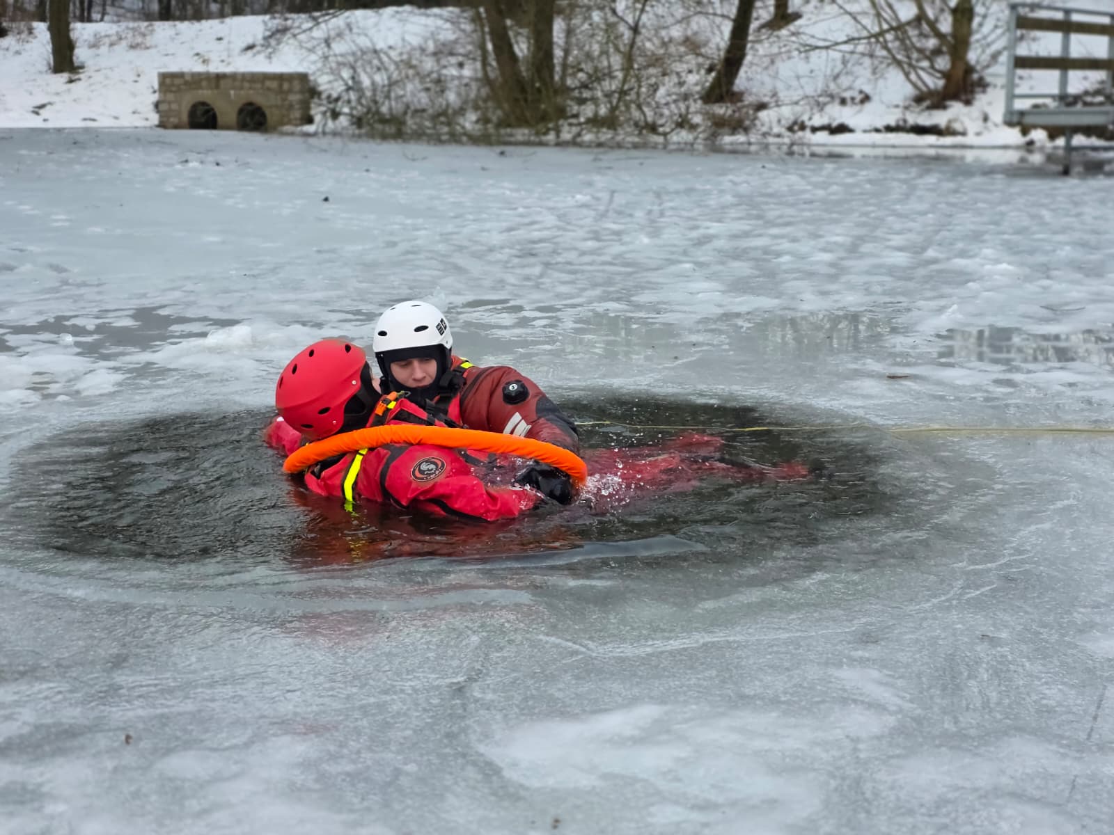 Výcvik na zamrzlé vodní hladině, Liberec