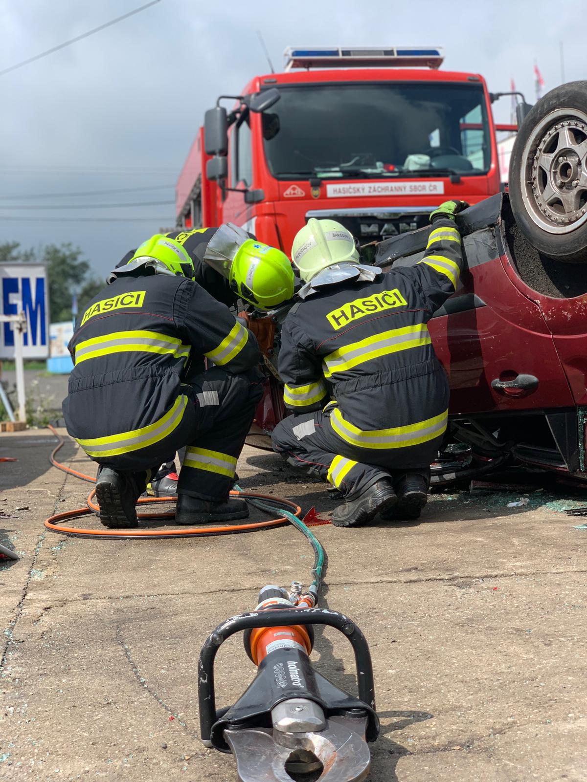 Výcvik vyprošťování (1).jpg