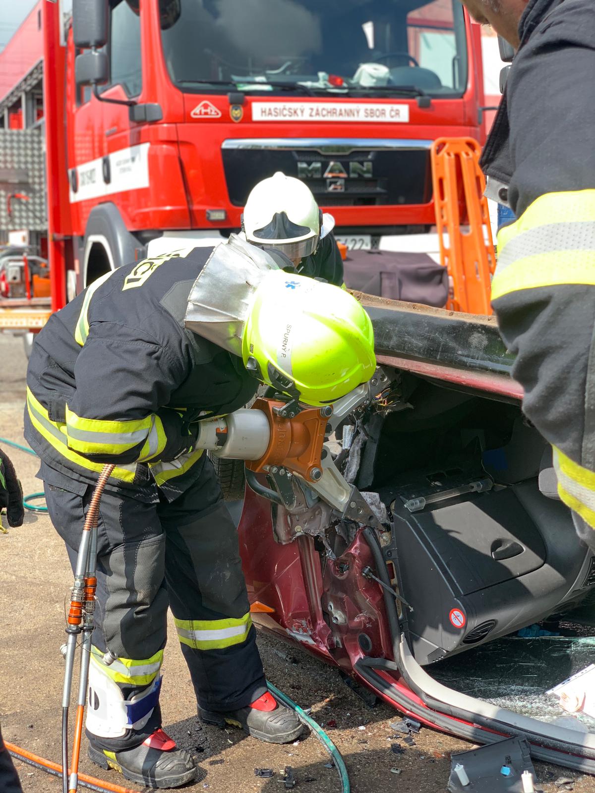 Výcvik vyprošťování (5).jpg