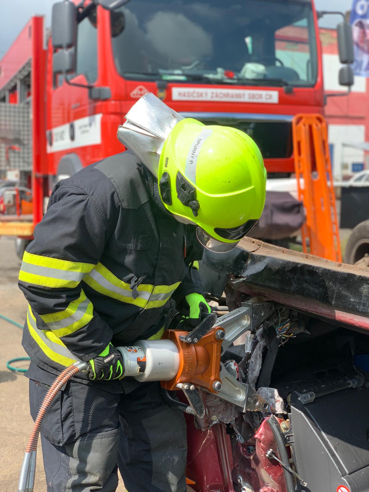 Výcvik vyprošťování (8).jpg