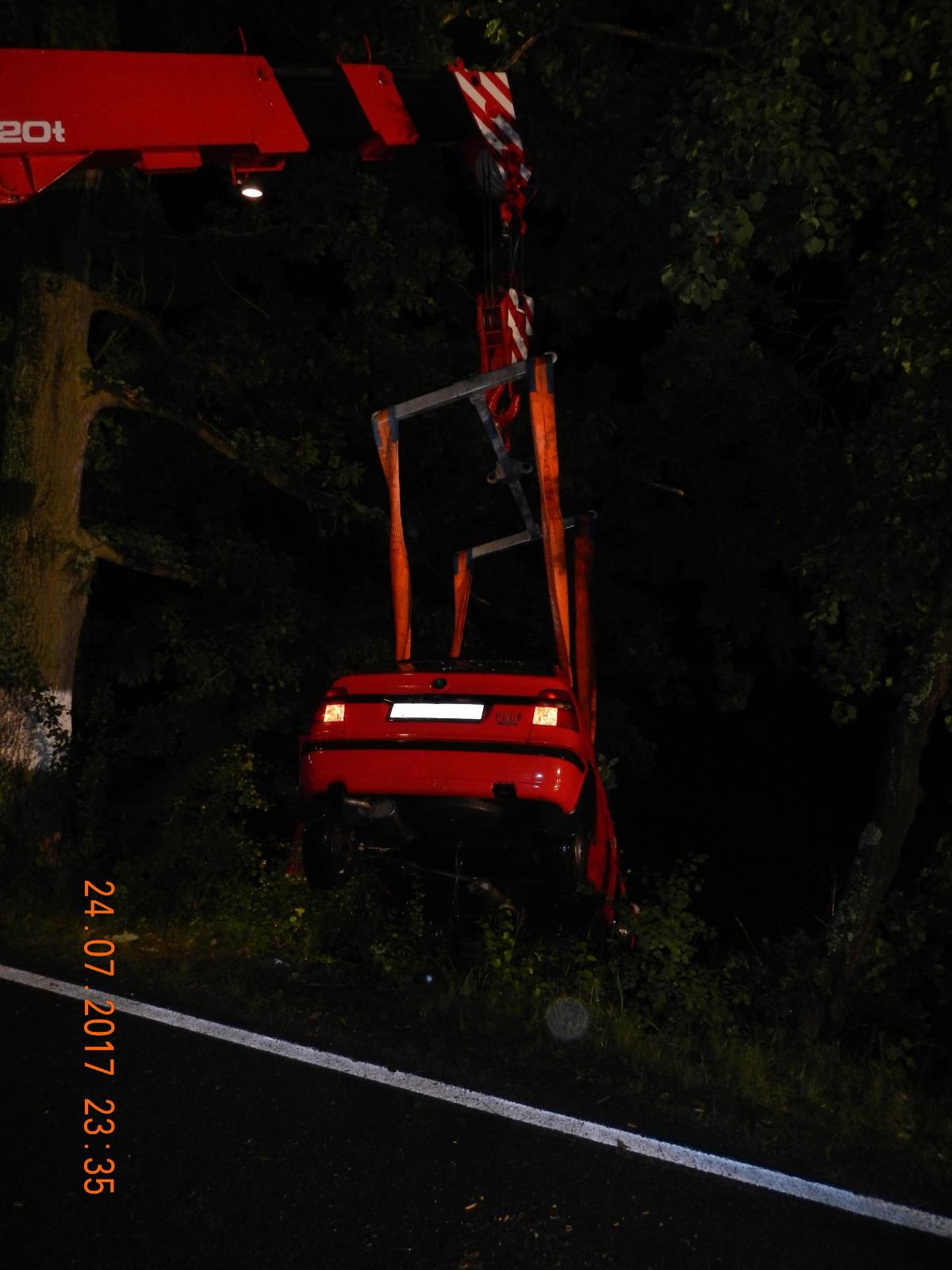 Vyproštění OA z rybníka, Turovec - 24. 7. 2017 (4).JPG