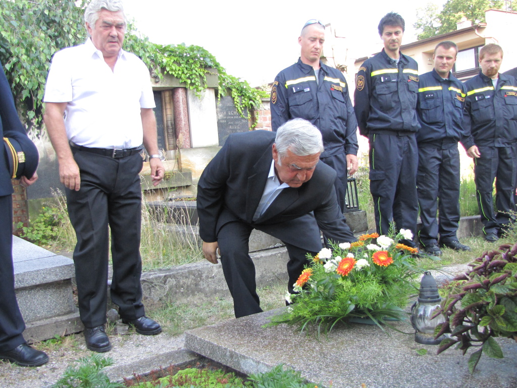 Výročí úmrtí J.R. a V.M. 18.7.2013 018.jpg