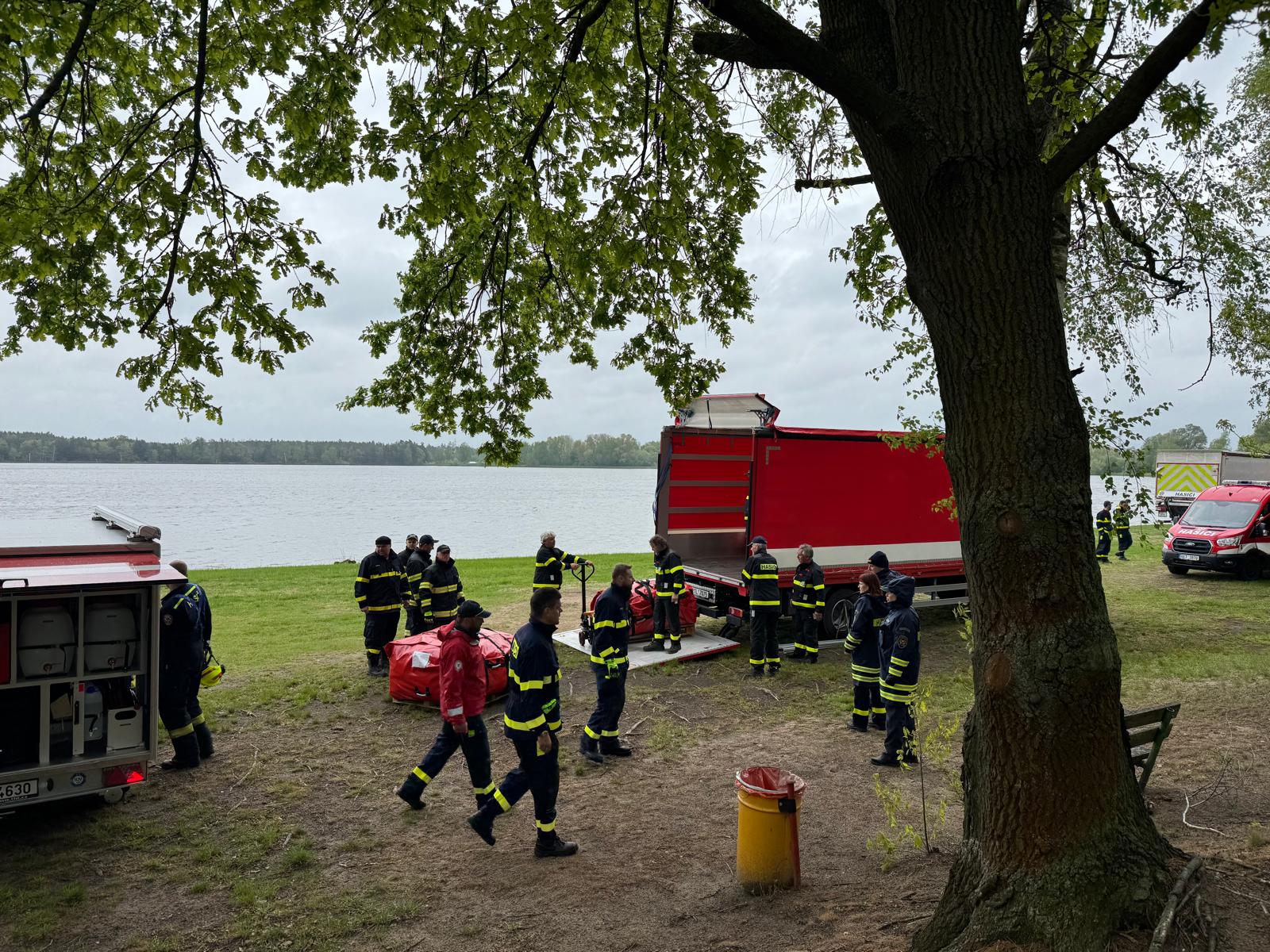 Výstavba základny Břehy