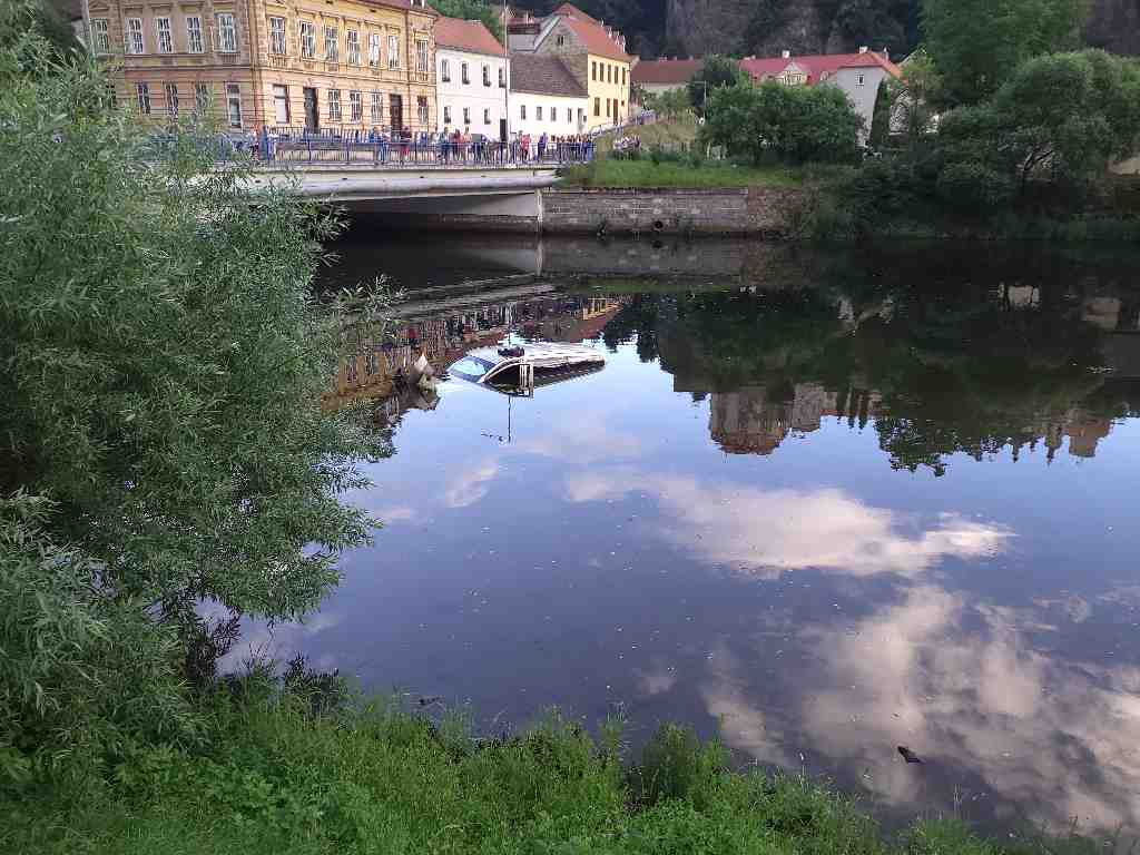 Vytažení OA_z_vody_3.jpg