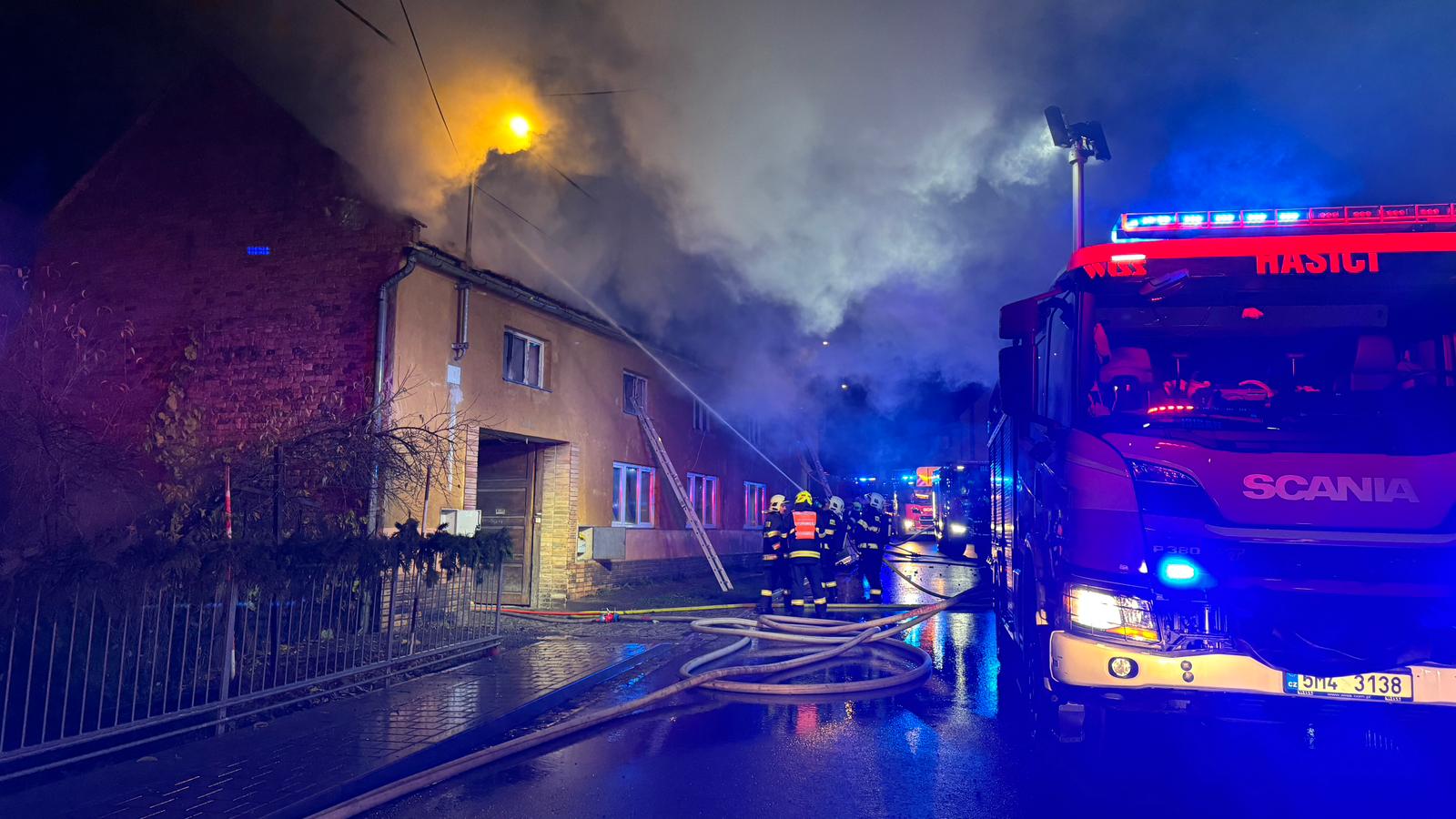 WhatsApp Image 2025-11-17 at 23.23.11.jpeg