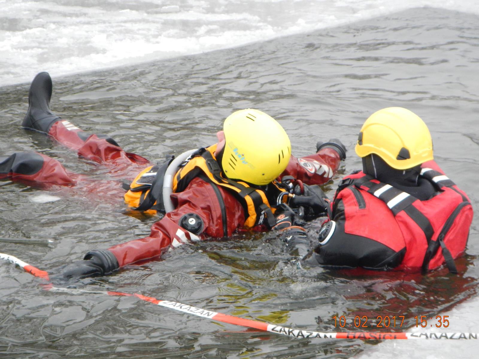 Záchrana z ledu, Trhové Sviny - 10. 2. 2017 (4).JPG
