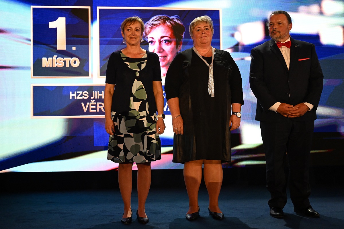 Zaměstnanec roku 2024_společná fotografie (3).jpg