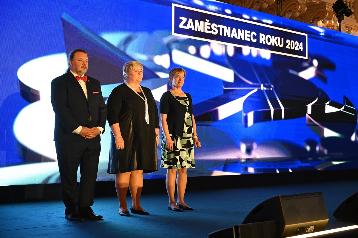 Zaměstnanec roku 2024_společná fotografie.jpg