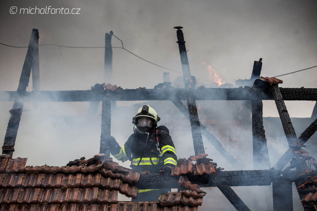 Zásahy HZS Královéhradeckého kraje za rok 2016 (7).jpg