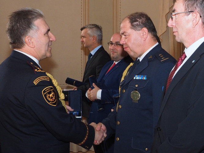 Zazasluhyobezpecnost (1).jpg